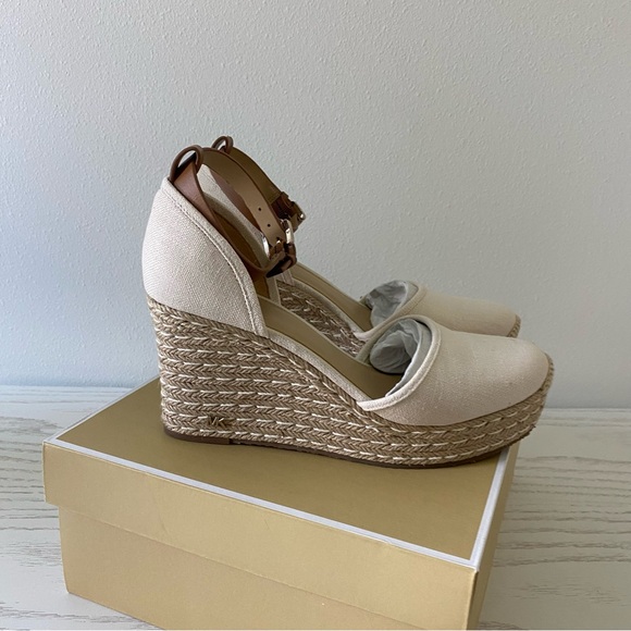 Michael Kors Kendrick Wedge Canvas Women’s Size 8 - Picture 5 of 11